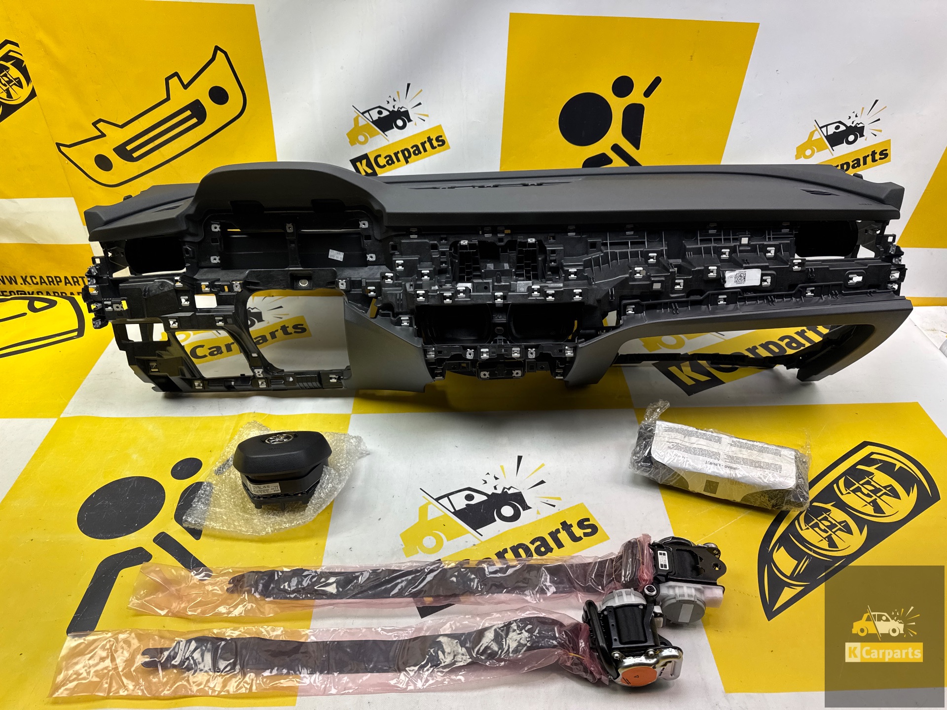SKODA SUPERB IV 4 DASHBOARD SET ORIGINEEL 2024- 3P1857091