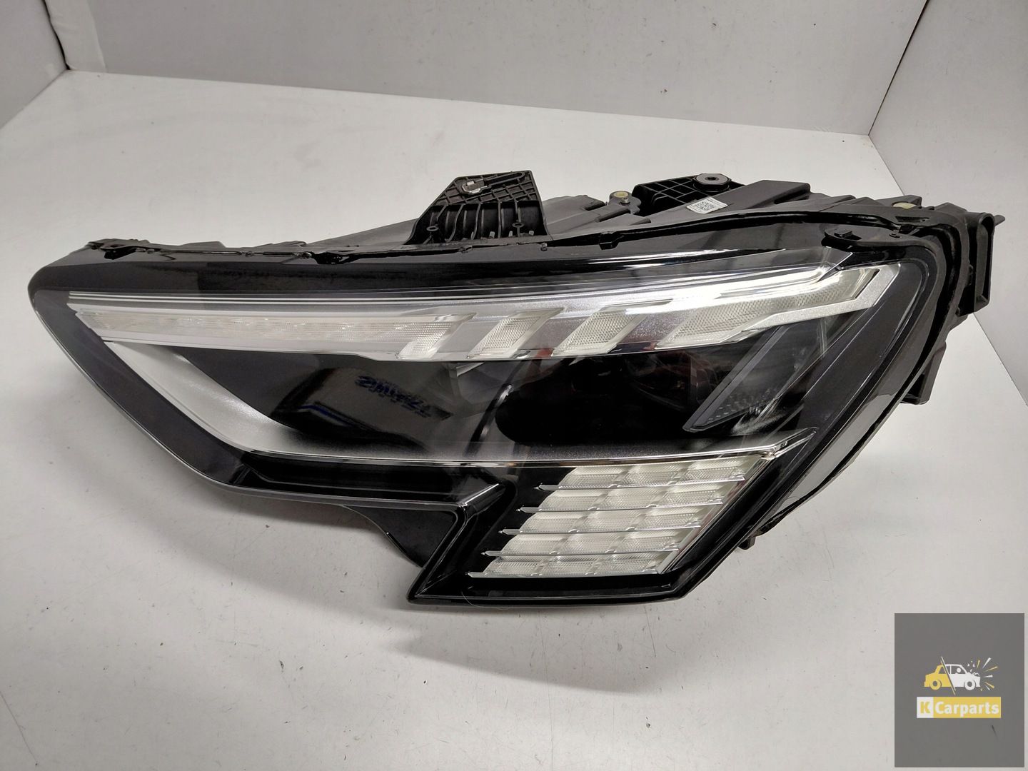 8Y0941035, Audi A3 8Y Matrix Linkerlampe