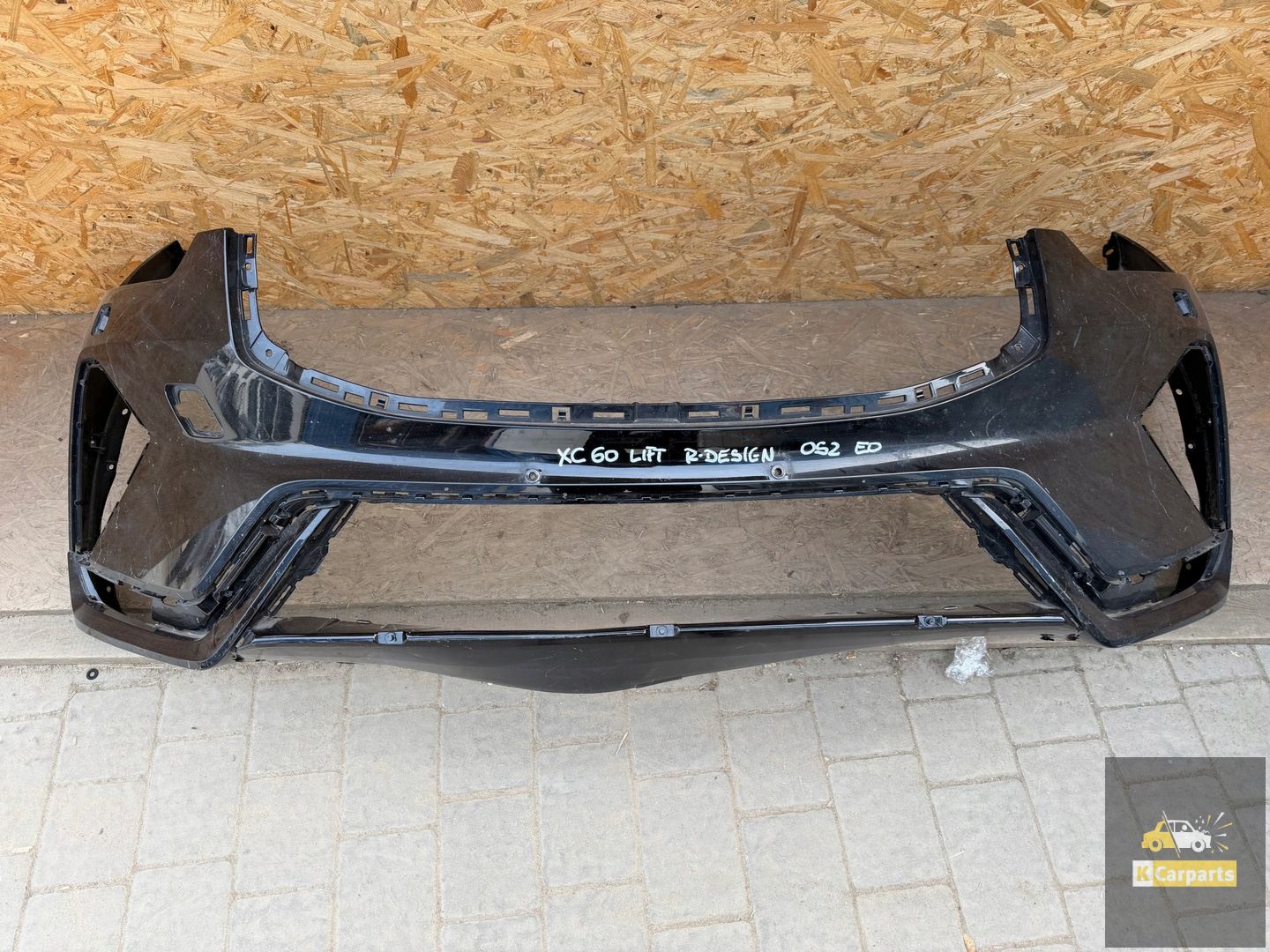 Volvo XC60 II Lift R-Design front bumper
