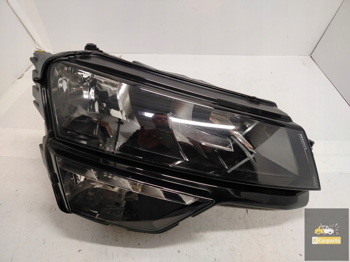 57B.941.016.A, Skoda Karoq normales rechtes Licht
