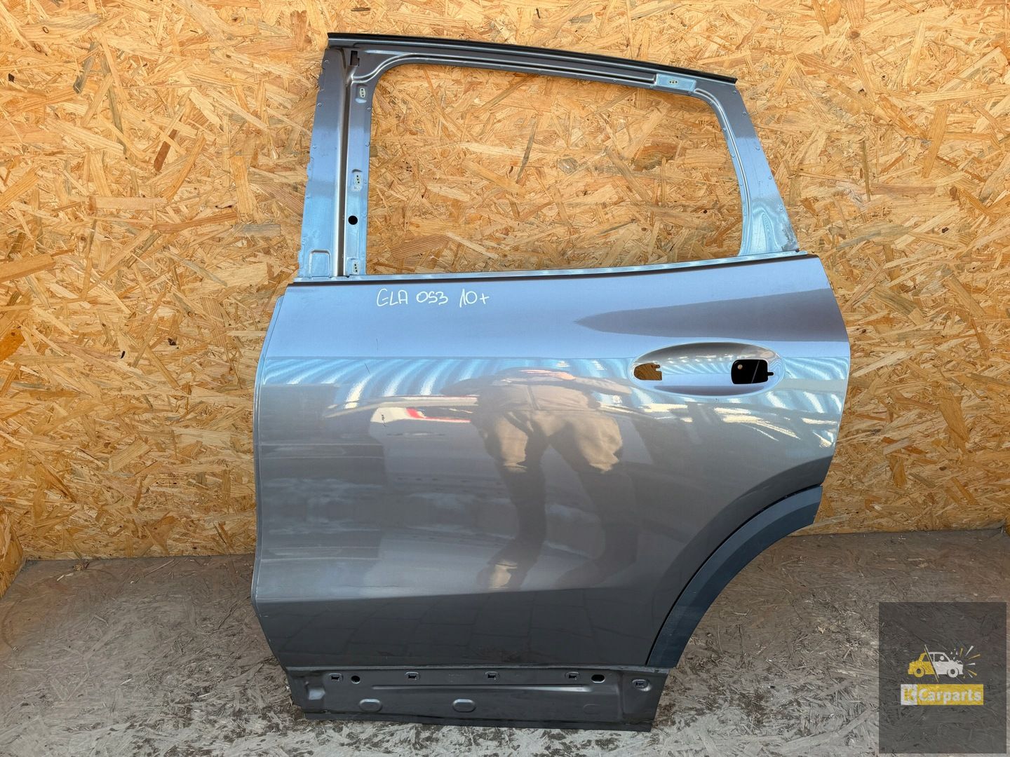 Mercedes GLA W247 left rear door