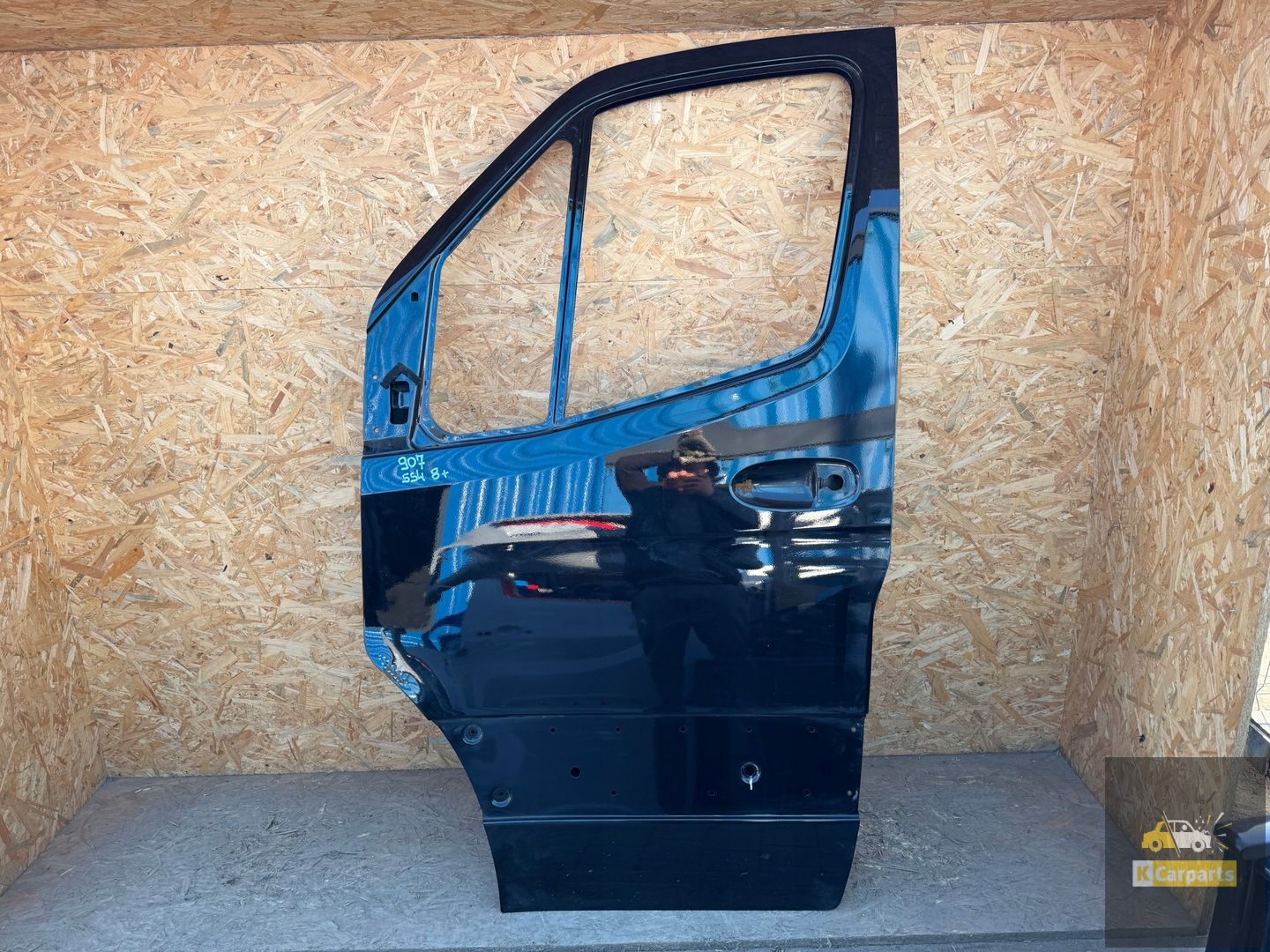 Mercedes Sprinter W907 W910 front door left