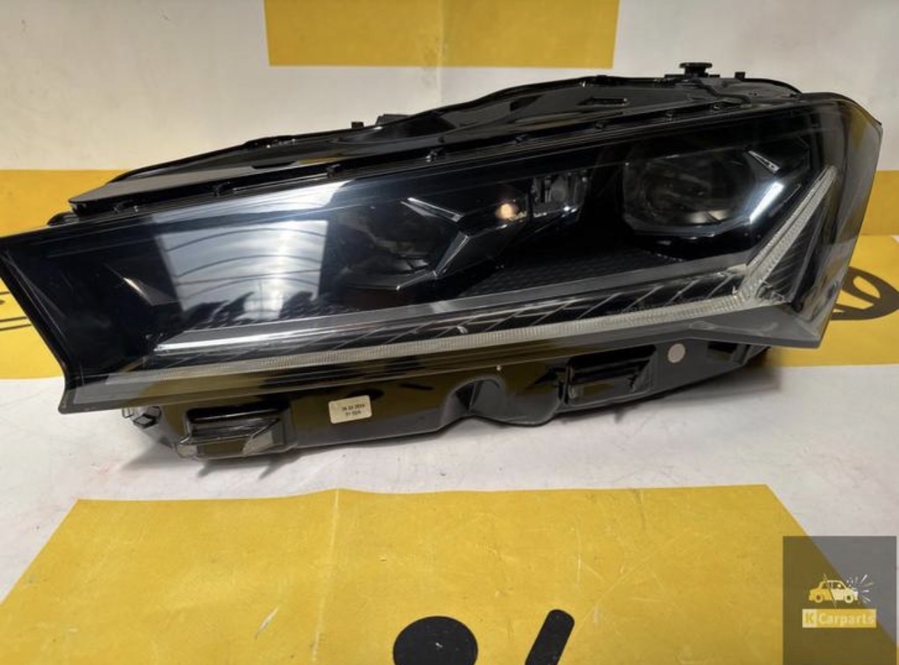 Liens de phares pour Skoda Superb 3V5 Crystal Lighting 3P1941015A