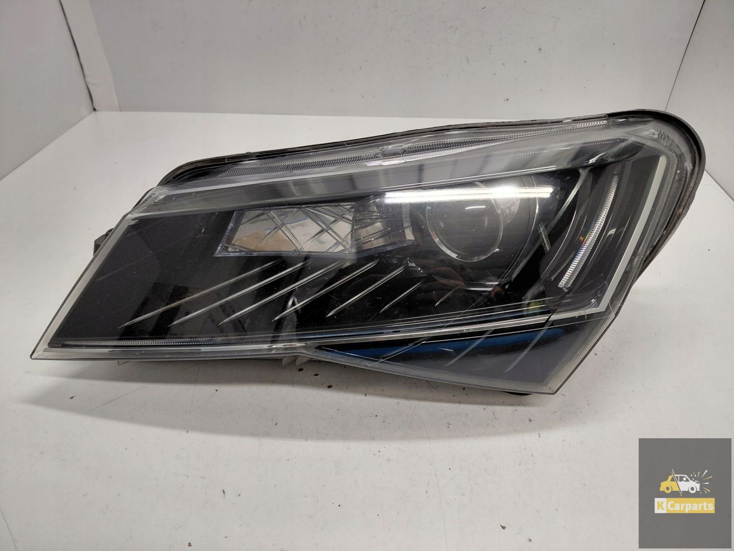 3V1.941.015.B, Connecteurs de phares xénon B pour Skoda Superb III (Parfaits)