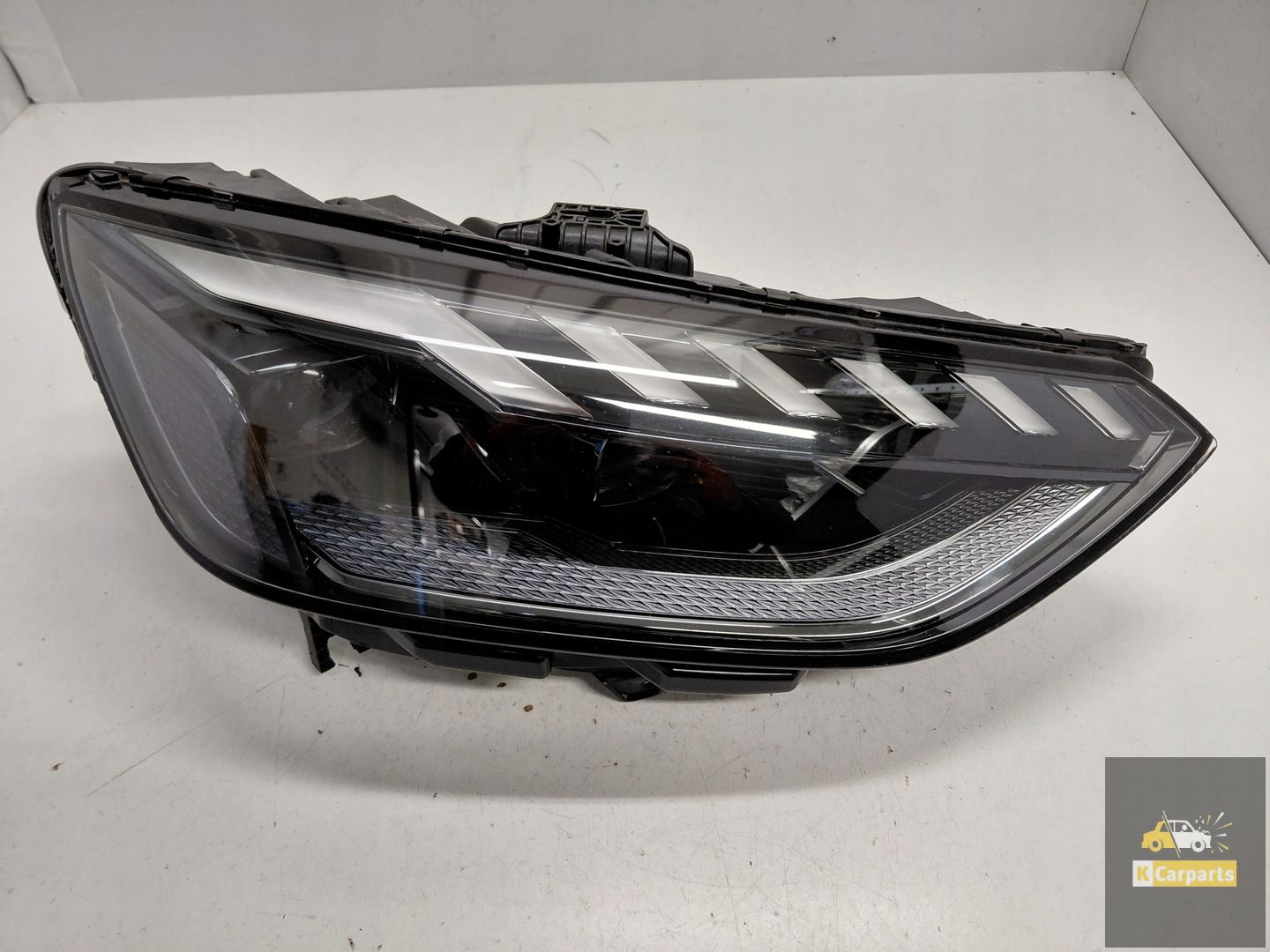 8W0.941.036.J, Audi RS4 B9 8W Lift Matrix lamp rechts