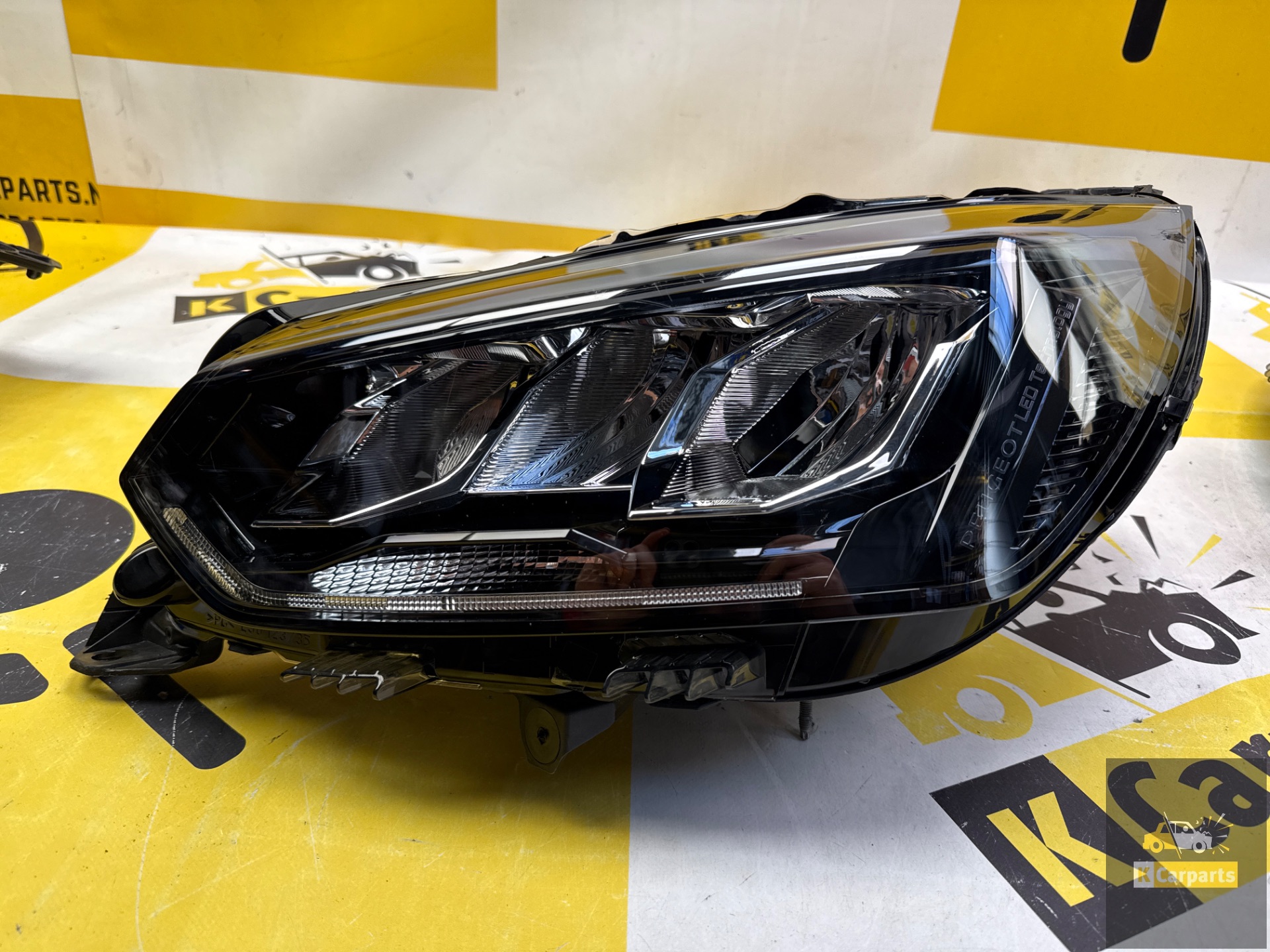 Koplamp Peugeot 208 Facelift full led 19-2025 origineel links