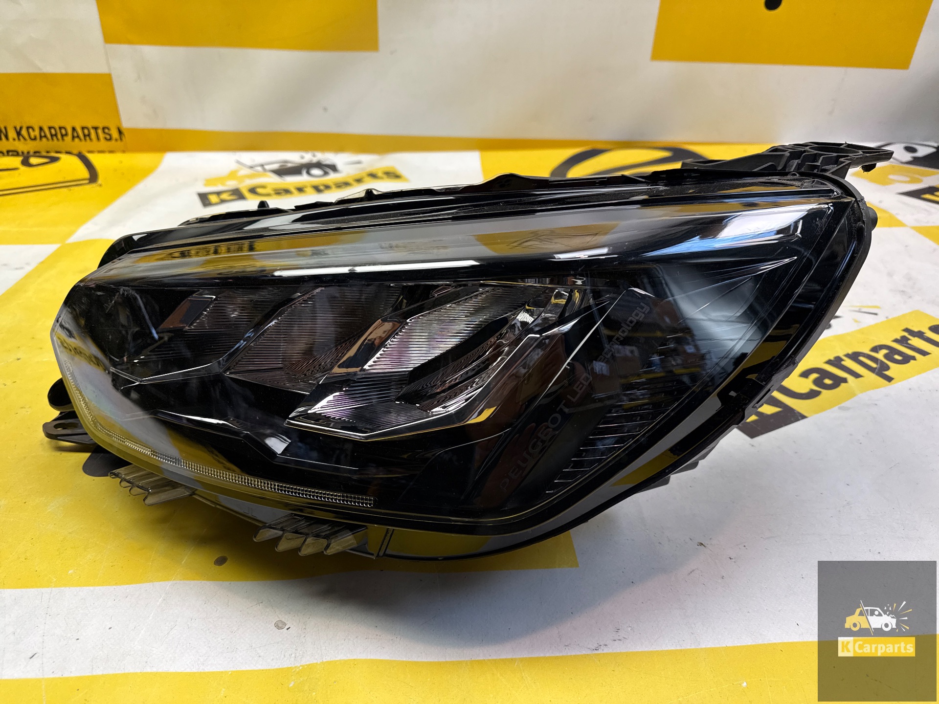 Koplamp Peugeot 208 Facelift full led 2019-2025 origineel links