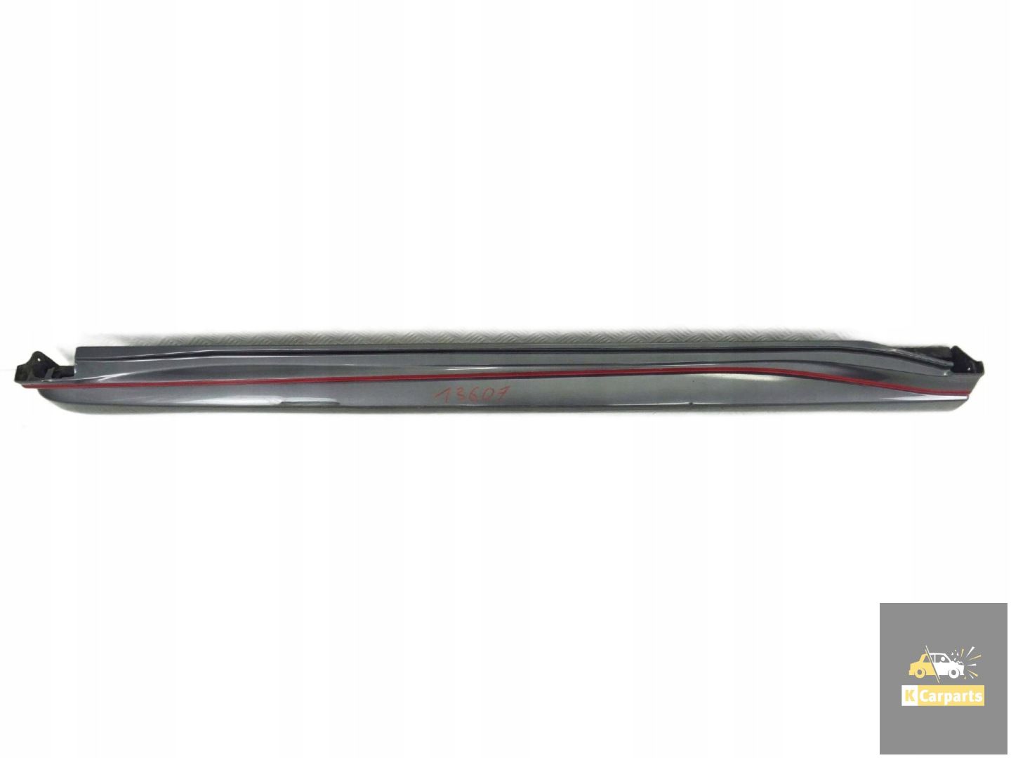 QQ1AAQ3T, Nissan Juke NISMO dorpelstrip LINKS