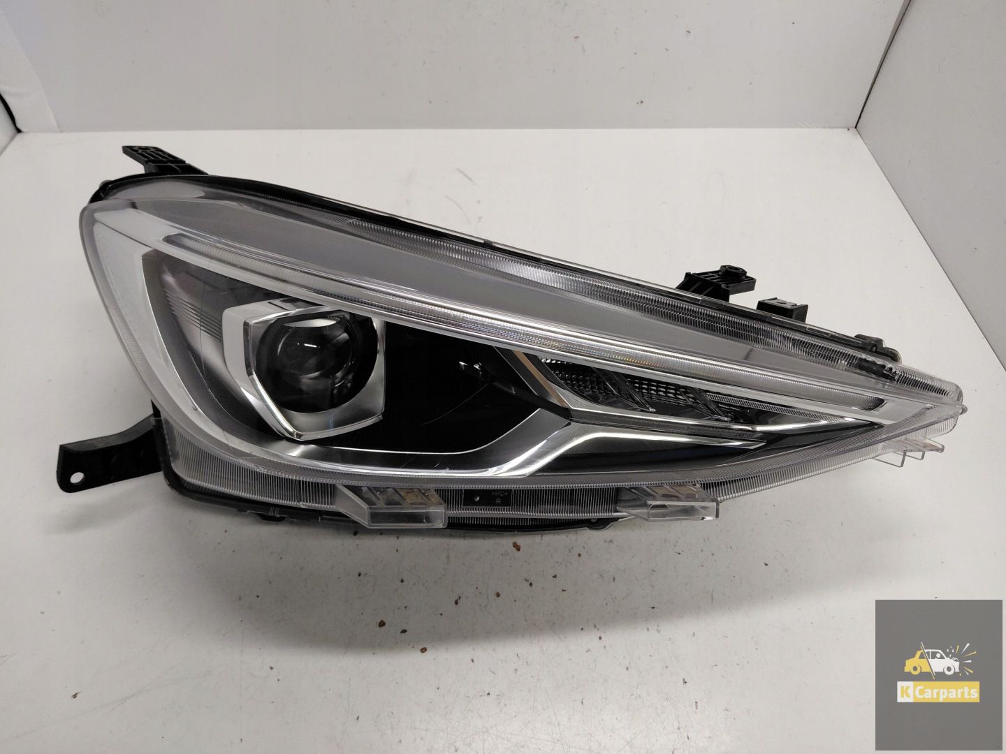 11500018, MG 3 2024 - Lampe LED droite parfaite