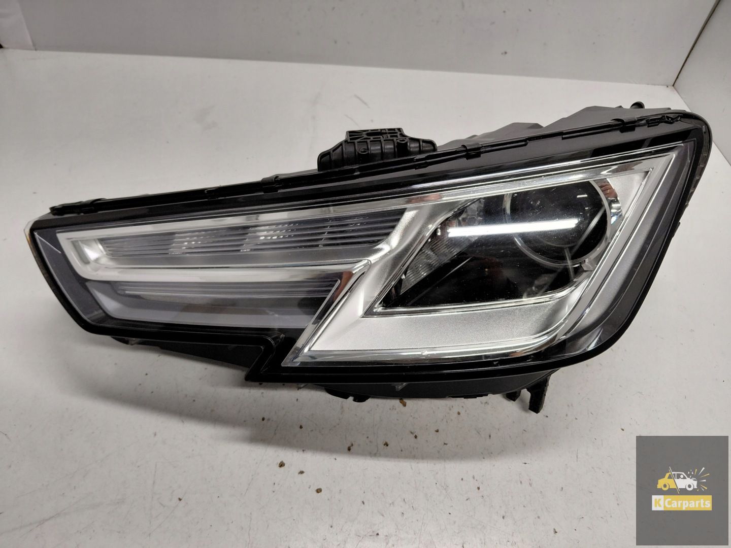 8W0.941.005, Liens pour lampe au xénon 8W Audi A4 B9