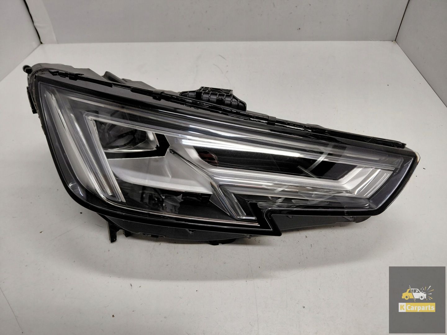 8W0.941.034, Audi A4 B9 Ampoule LED 8W Full droite