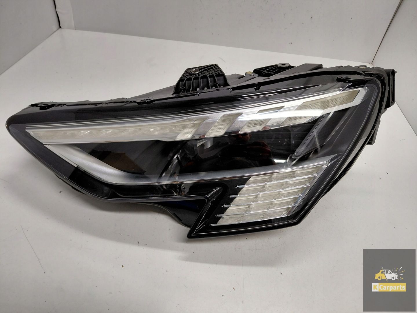8Y0941035, Audi A3 8Y Matrix Linkerlampe