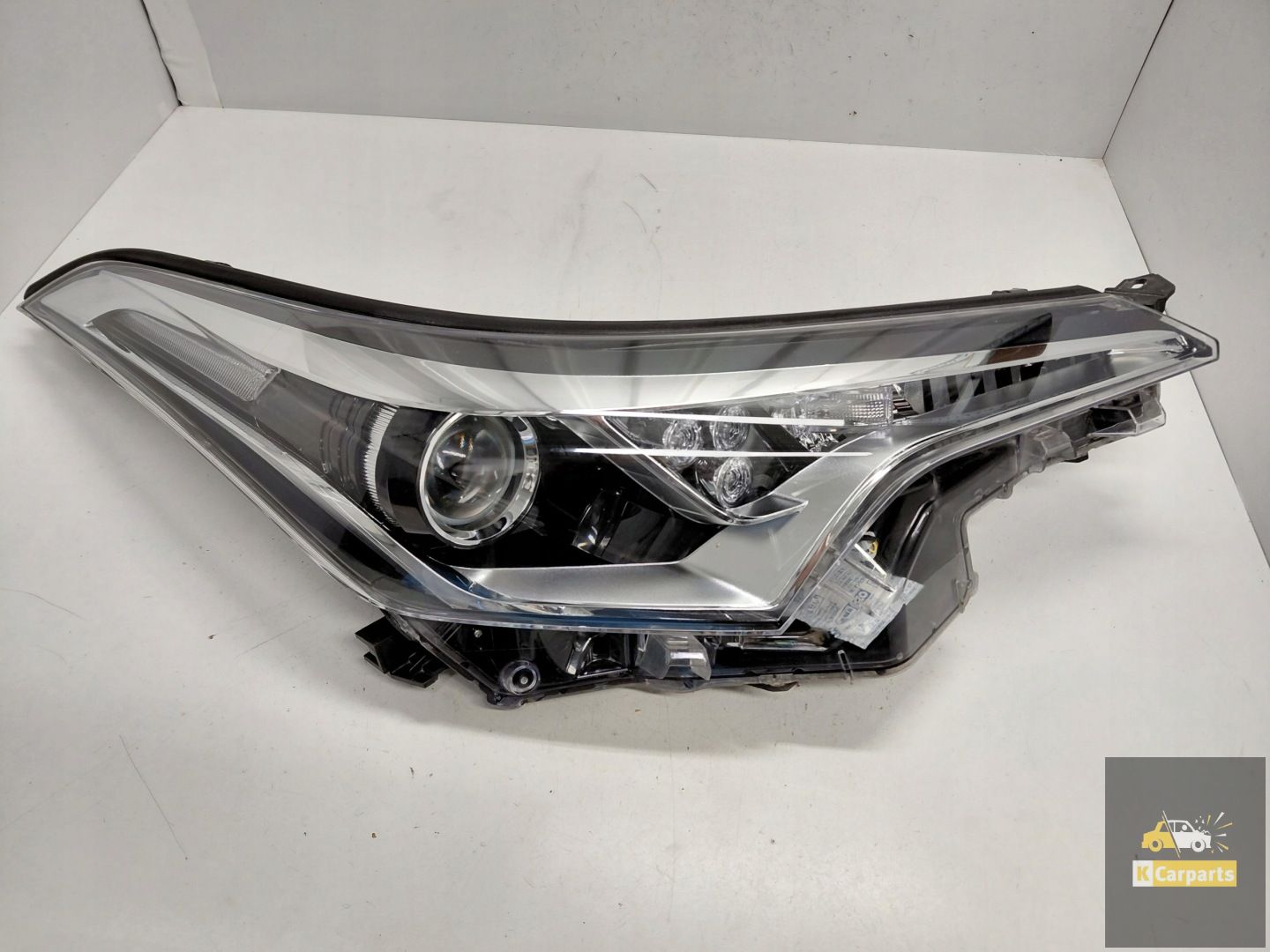 81110-F4031-00, Toyota CHR Lens LED lamp right Ideal