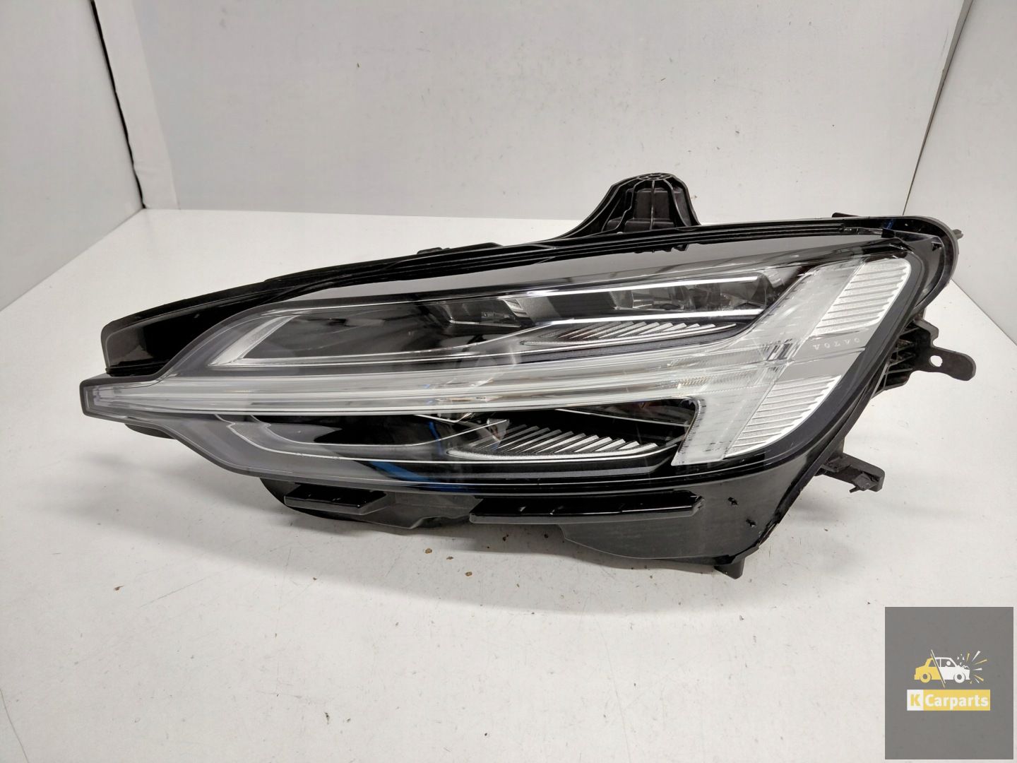 32420490, Volvo V60 S60 III Lift Full LED light left
