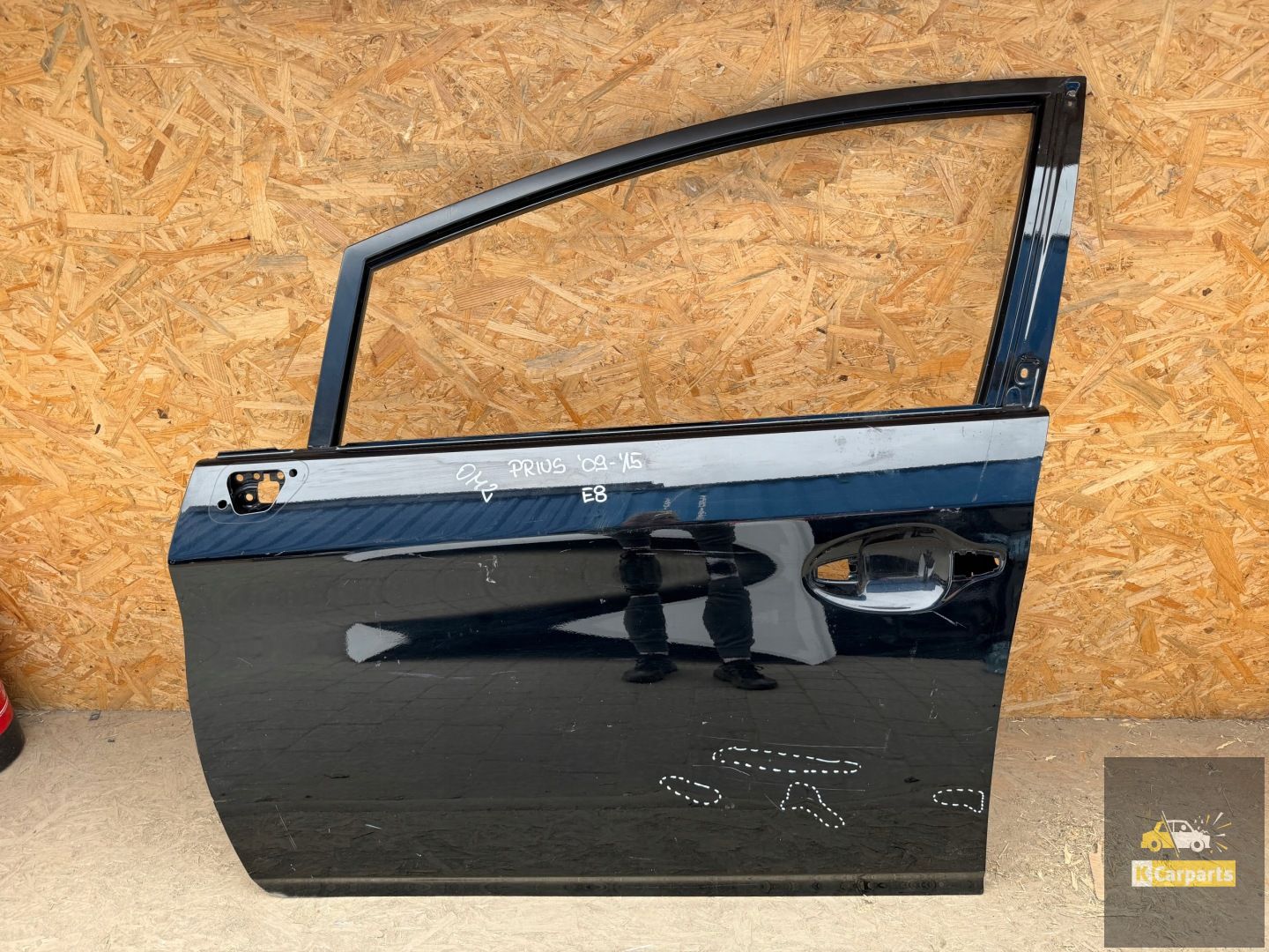 Toyota Prius III 2009-2015 left front door