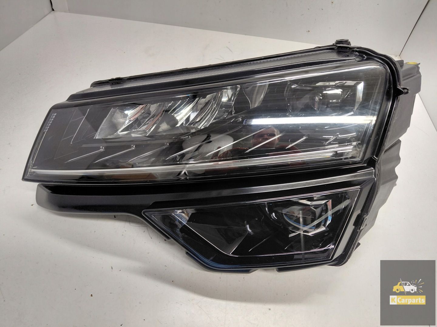 57B.941.015.D, Clignotant LED complet Skoda Koroq