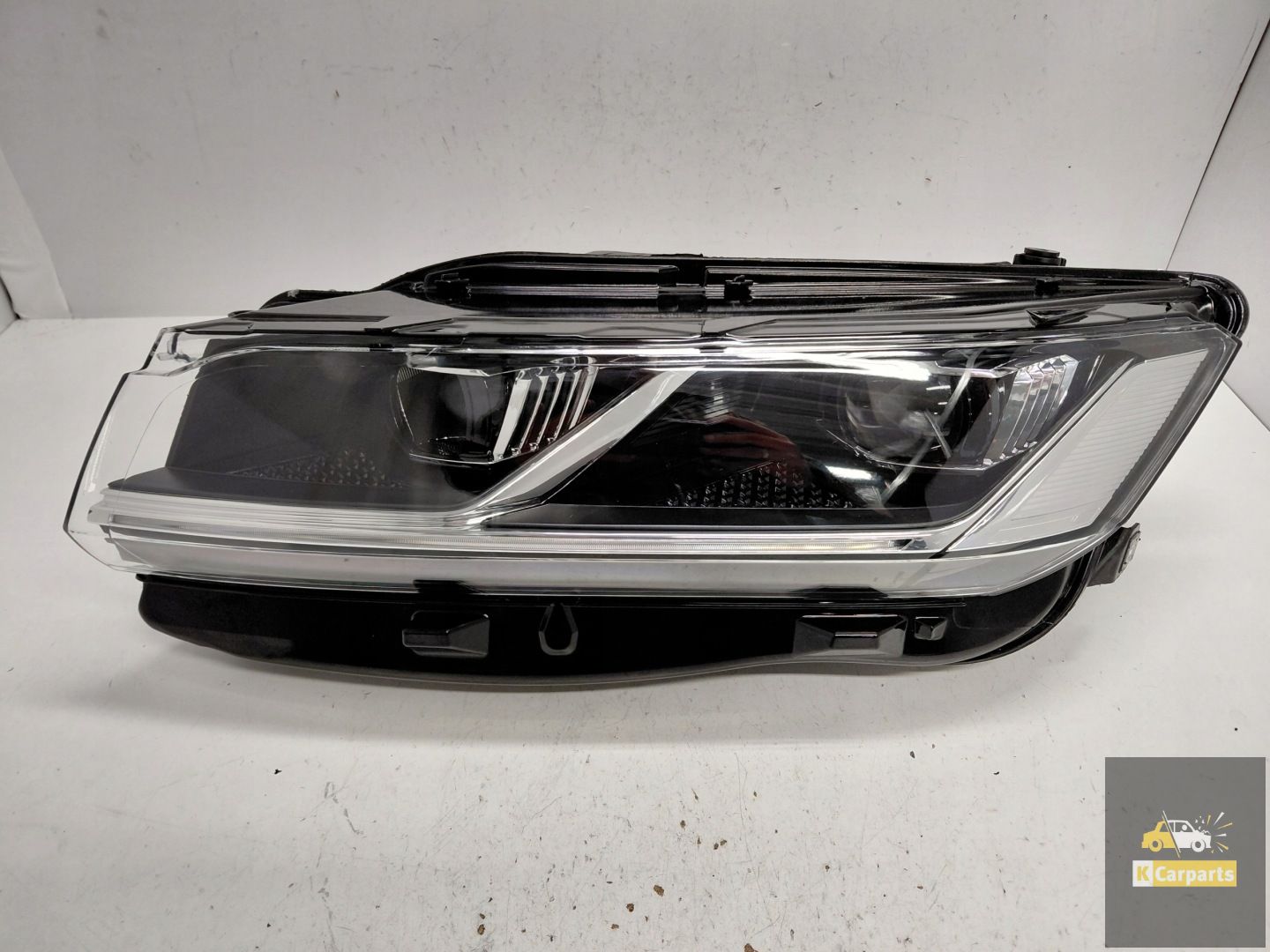 761.941.035.A, Clignotant LED complet pour VW Touareg III