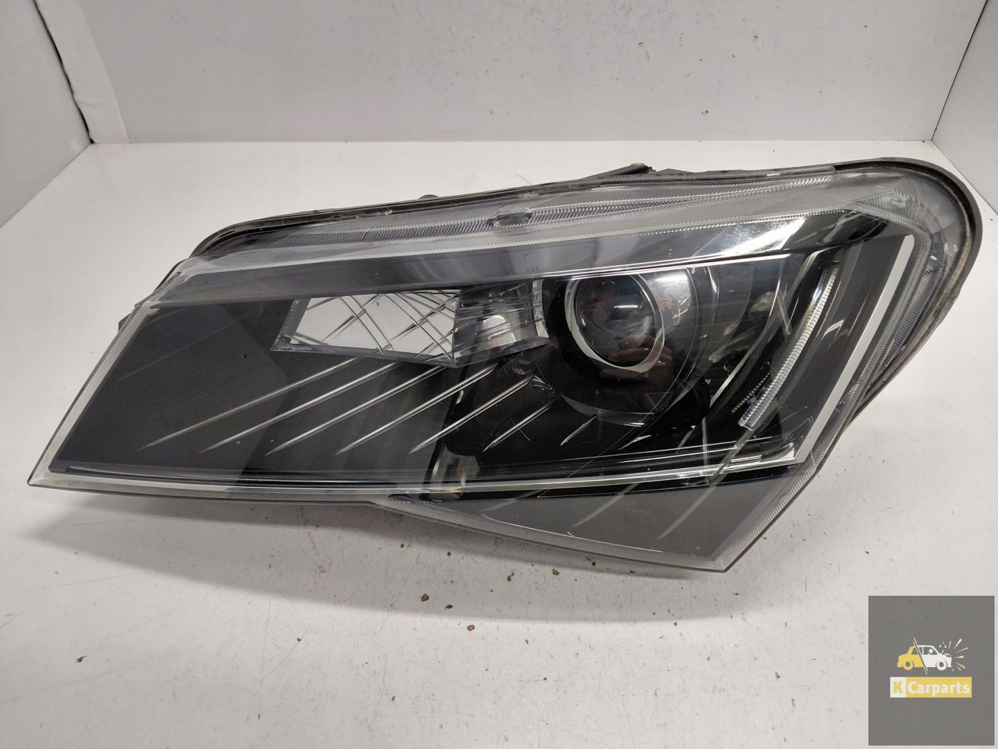 3V1.941.015.A, biellettes de phares au xénon A pour Skoda Superb III
