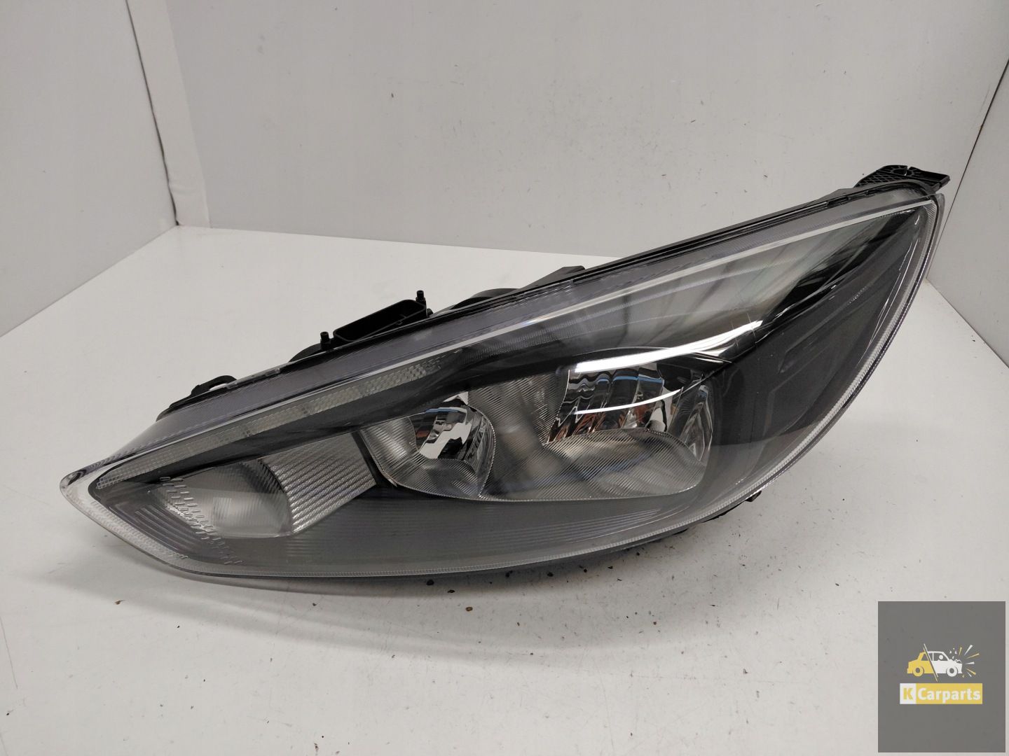 F1EB-13W030-AGB, Ford Focus MK3 Lift Plain met LED ST linkerlamp Perfect