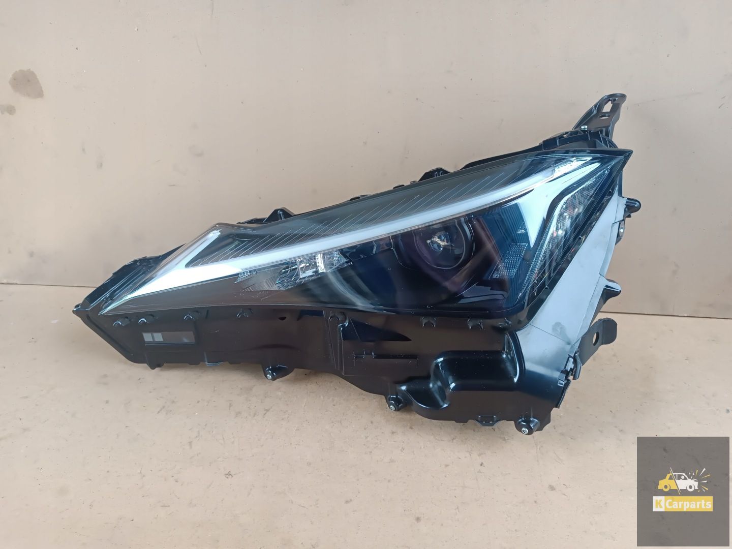 Lexus UX Lift Led 1 Lampglas F-Sport links
