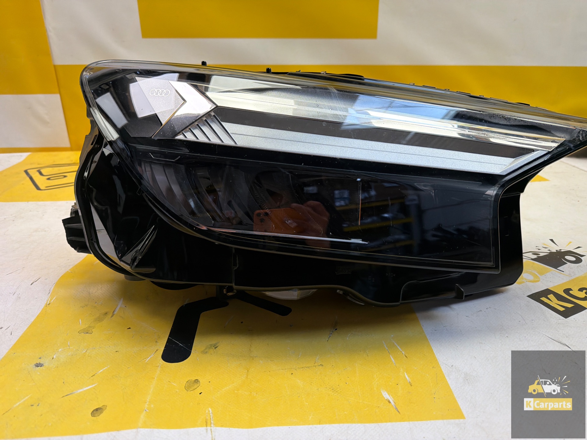 Audi Q4 E-Tron koplamp rechts 89A941034 origineel