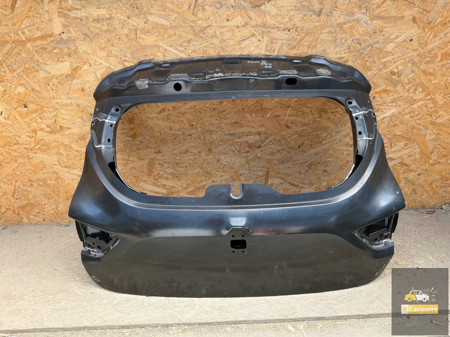 Renault Clio IV tailgate new original for camera