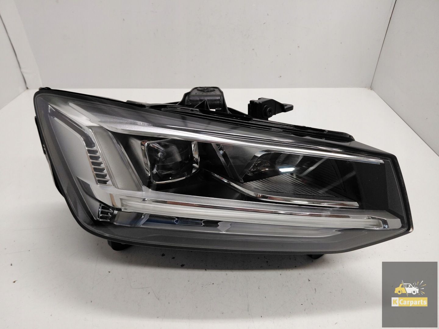 81A941034, Audi Q2 81A Full Ledlamp rechts