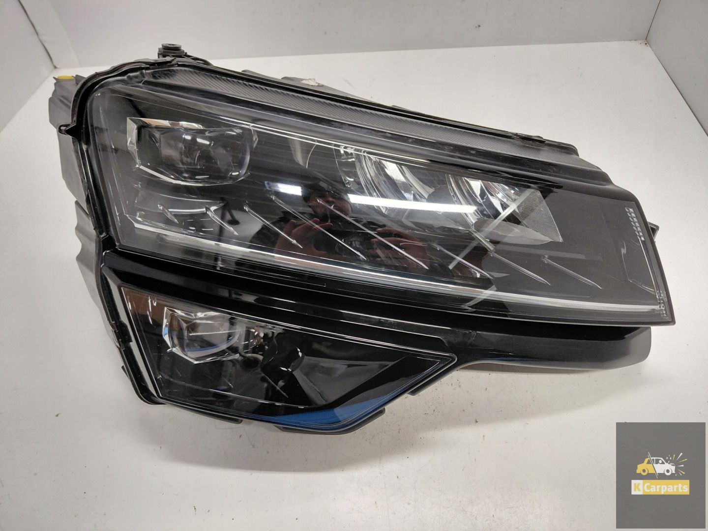 57B.941.016.D, Skoda Karoq Voll-LED-Lampe rechts, perfekt