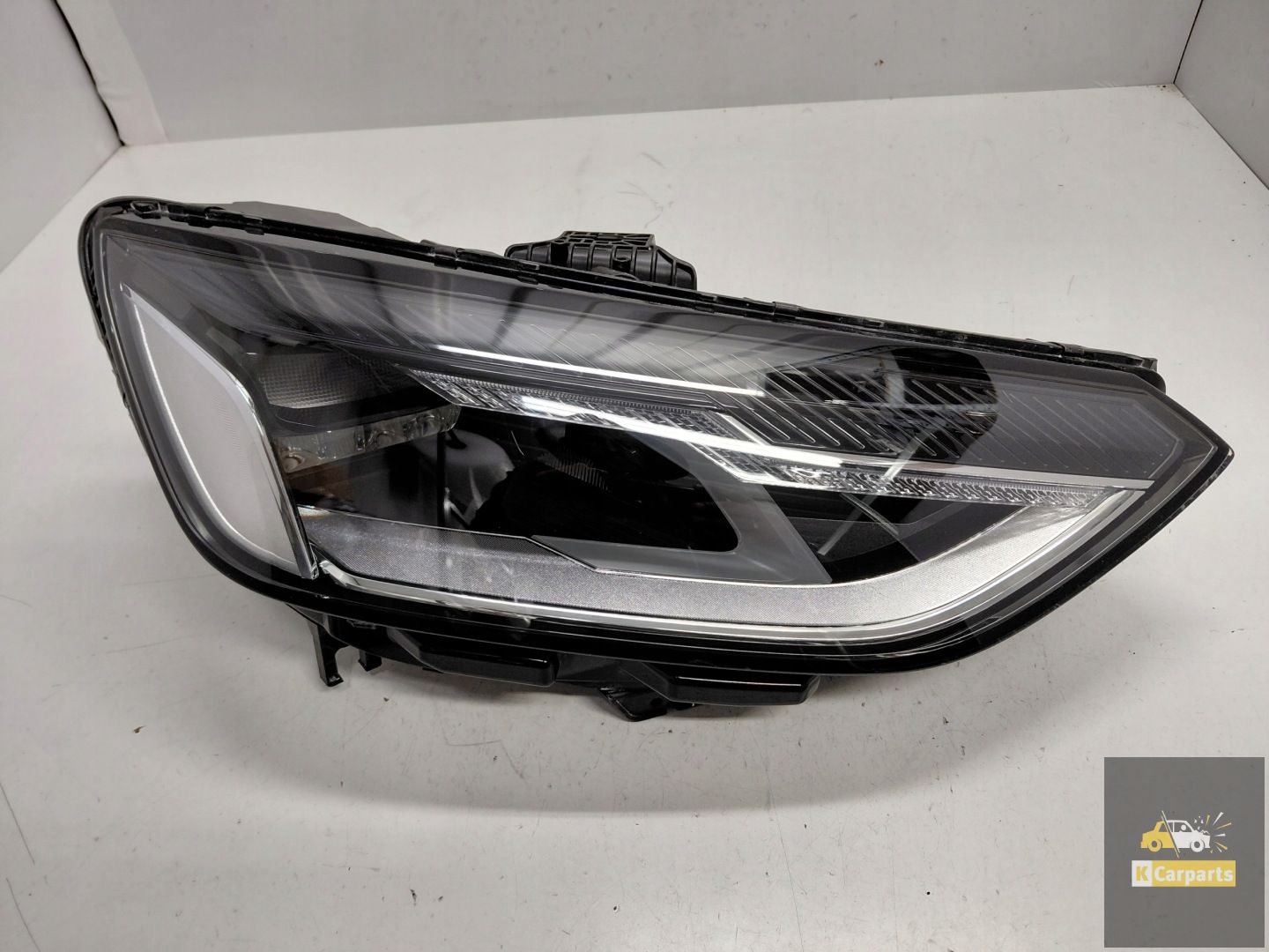 8W0.941.012, Audi A4 B9, feu de levage LED 8W droit
