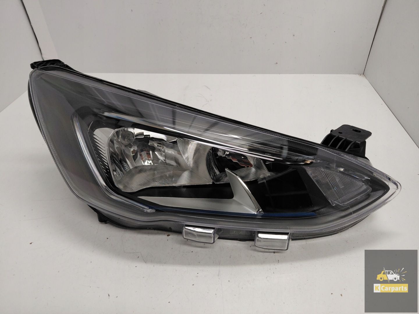 JX7B-13W029-CE, Ford Focus Mk4 mit LED-Schwarzlampe, passend für die rechte Seite