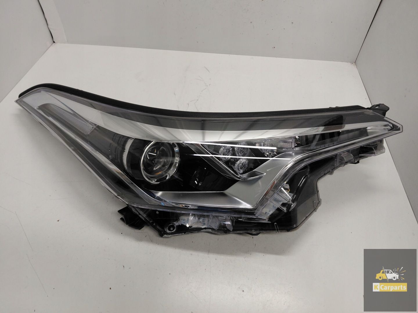 81130-F4031-00, Toyota CHR Lens LED lamp right