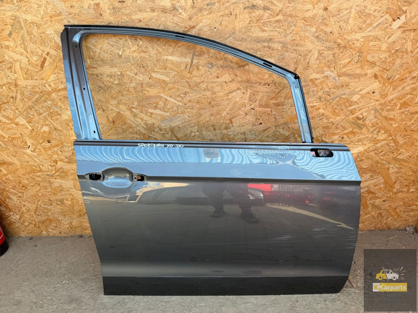 VW Sportsvan front door right