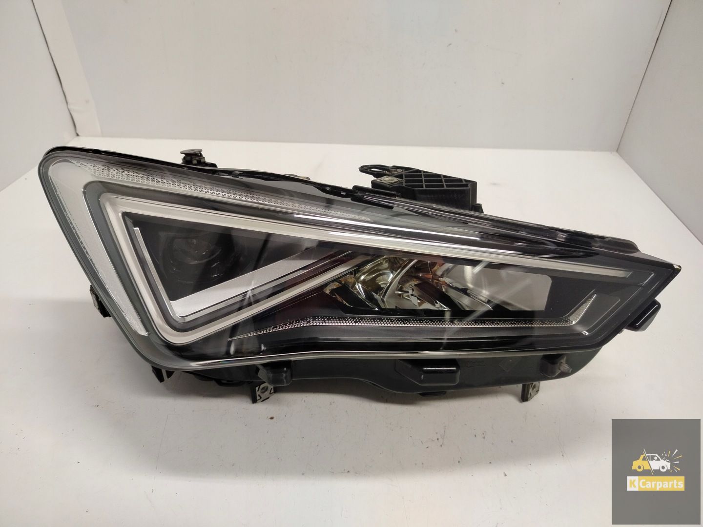 5FB.941.008.F, Seat Leon IV Volledig ledlamp rechts ZIT