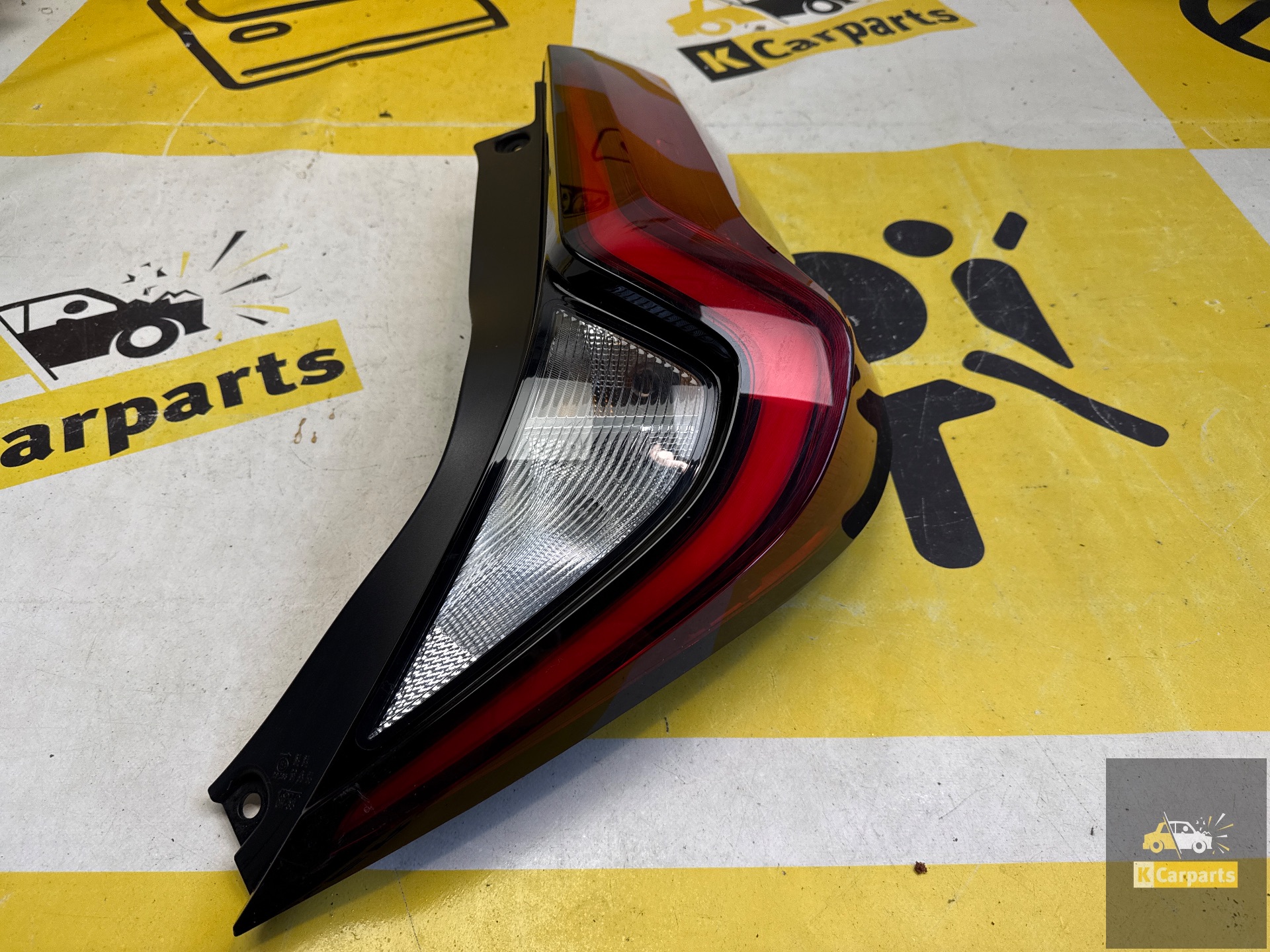 Feu arrière droit VVT-i 0000012928 d'origine pour Toyota Aygo X