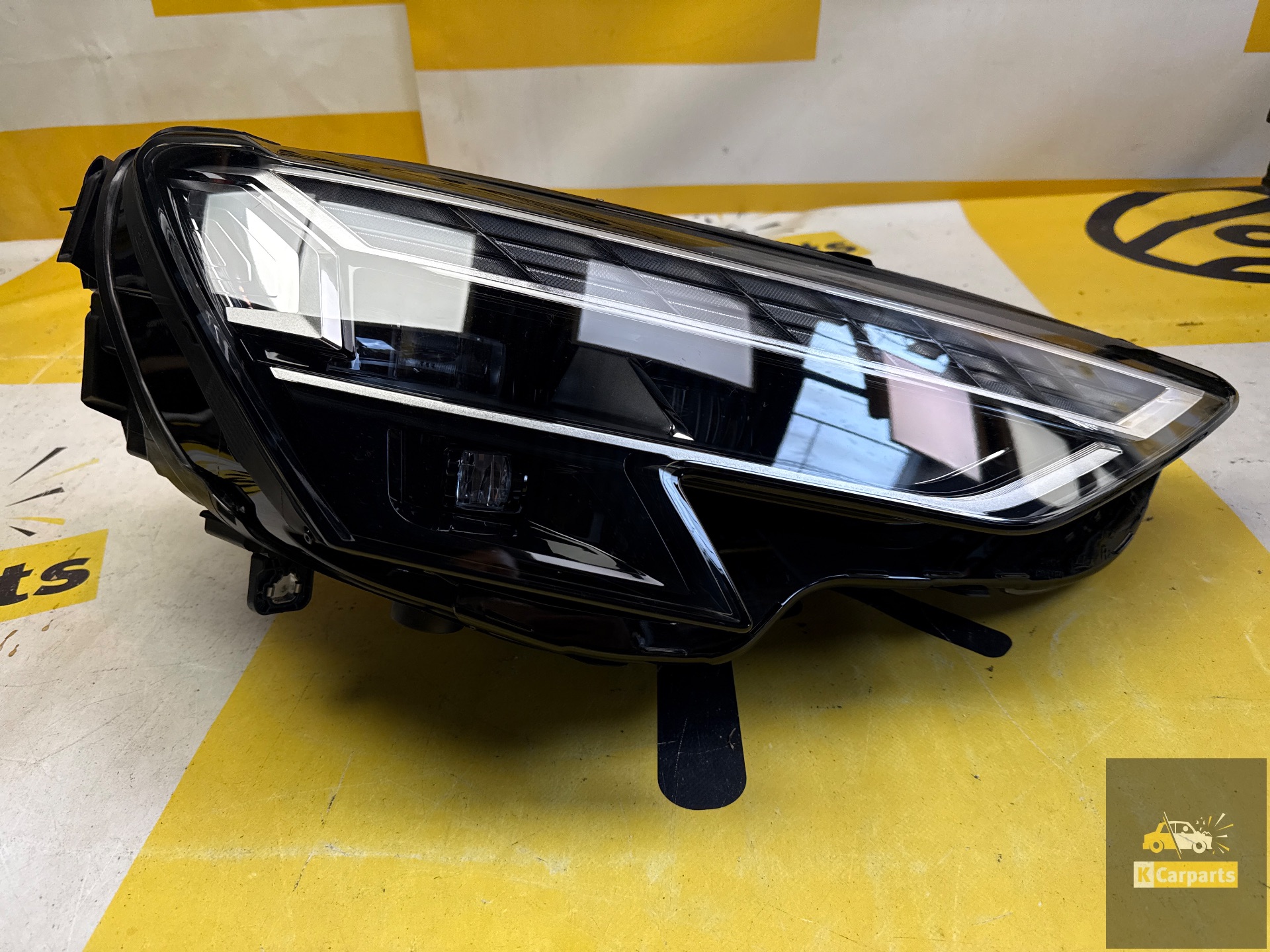 Audi A3 8Y Facelift koplamp Rechts Full Led lamp 8Y0941034D
