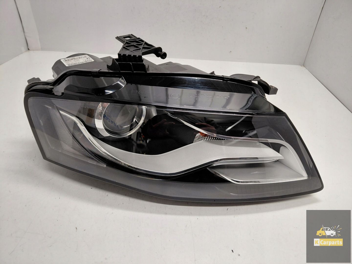 8K0941030AQ, Phare droit au xénon sans torsion pour Audi A4 B8 8K0