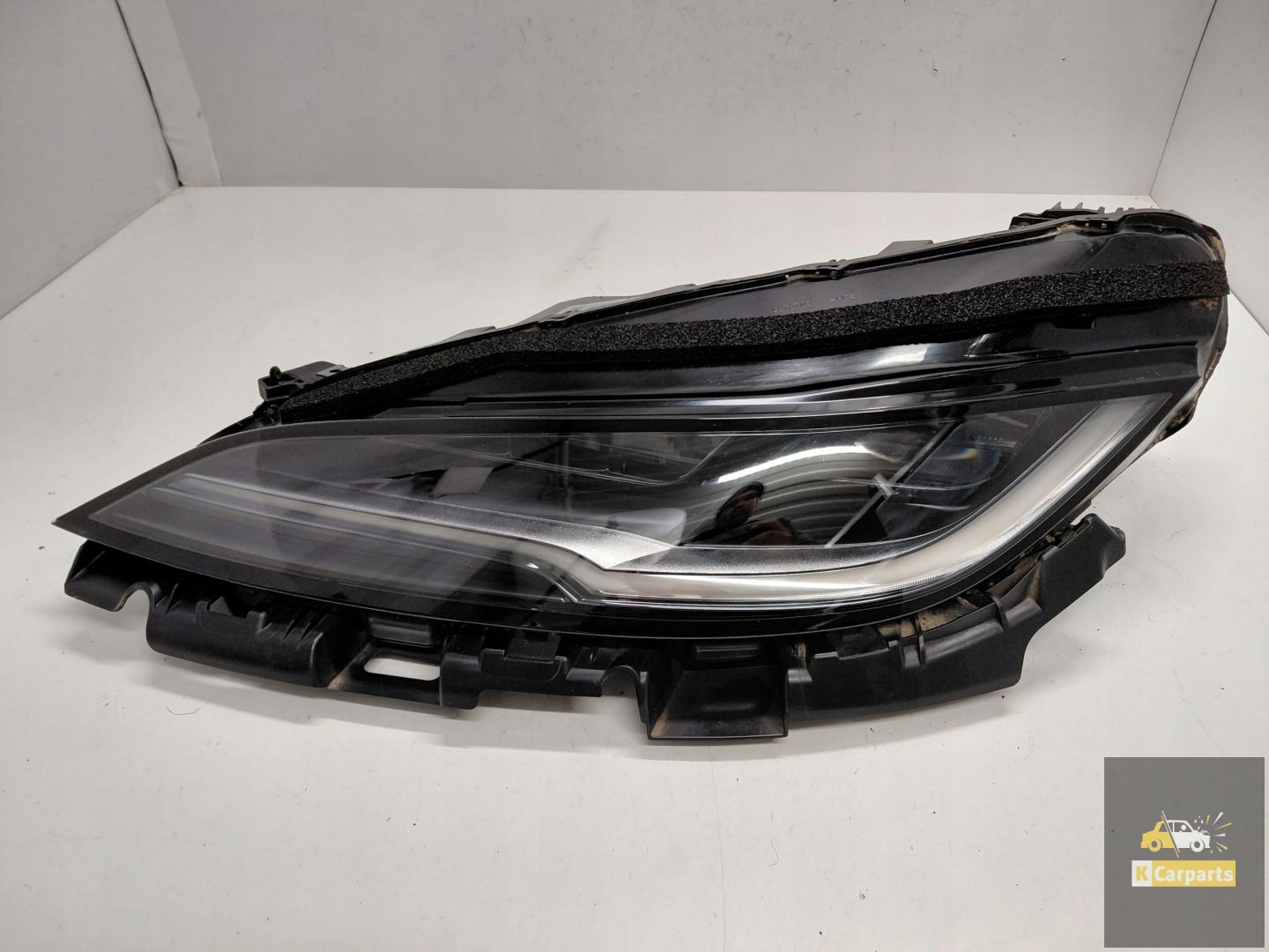 1760888-00-F, Tesla Model 3 II 23- Full LED light left