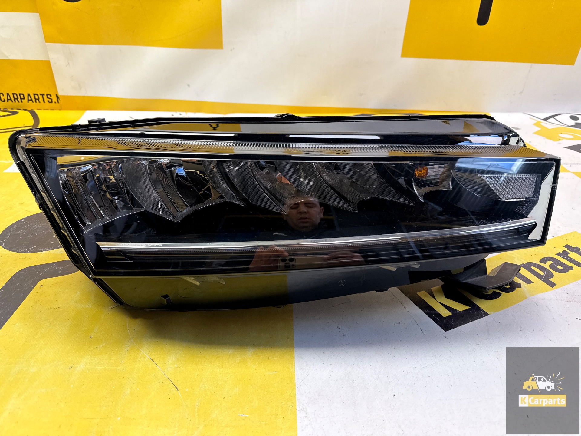 Skoda Octavia IV Headlight right Full LED 5E4941016 original