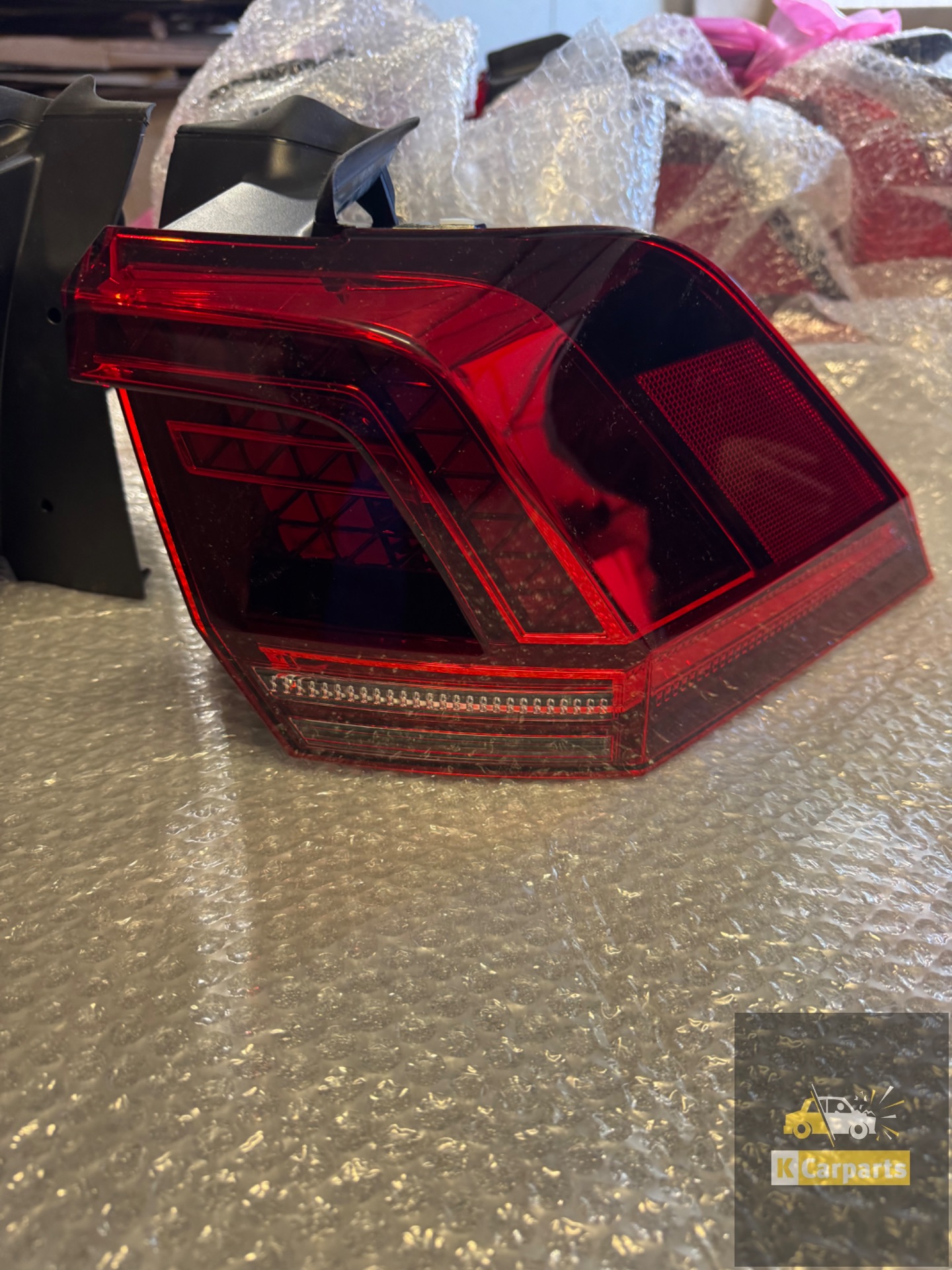 Feu arrière extérieur droit à LED pour VW Tiguan 5NA (référence 5NA945208F)