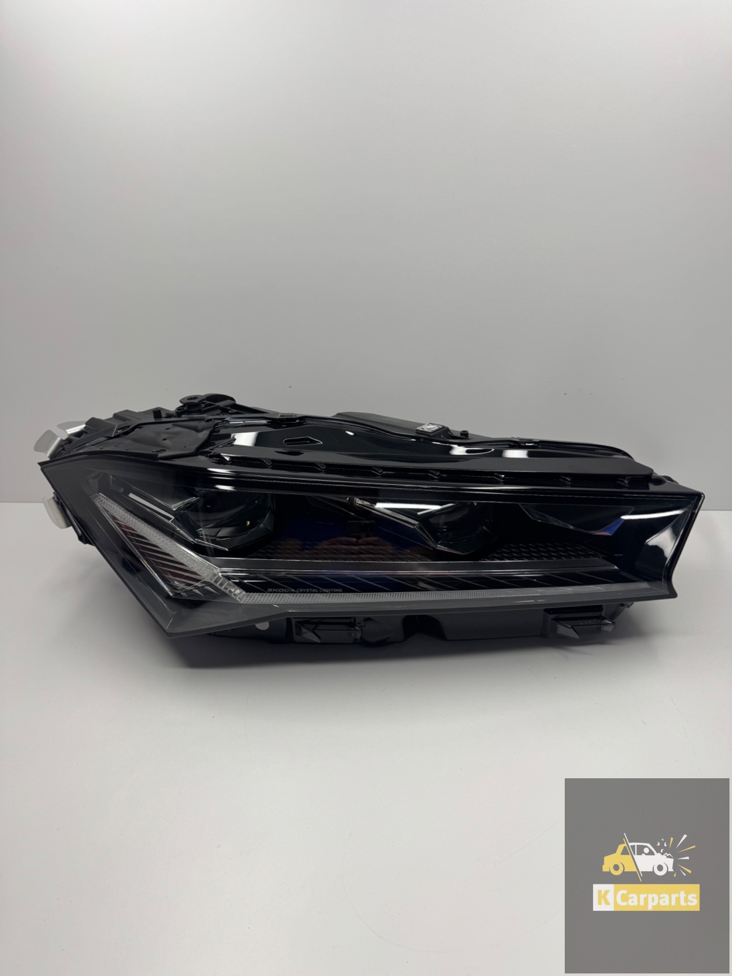 Phares à LED Kolamp Crystal Lighting pour Skoda Superb 4 (réf. 3P1941016A)