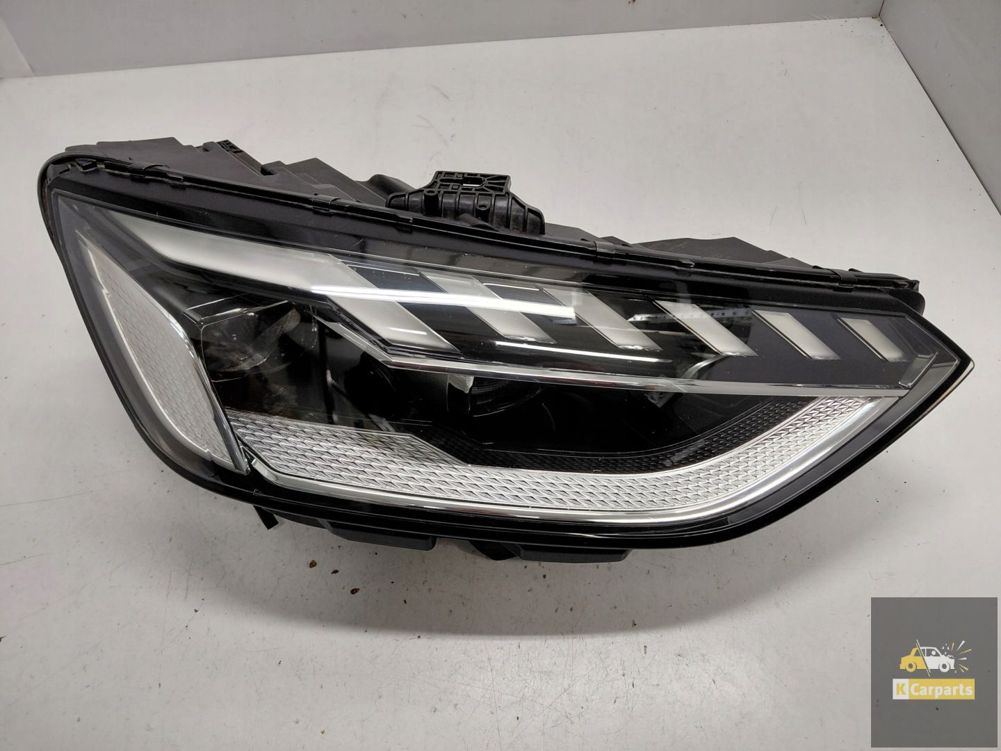 8W0.941.036.E, Audi A4 B9 8W Lift Matrix lamp rechts
