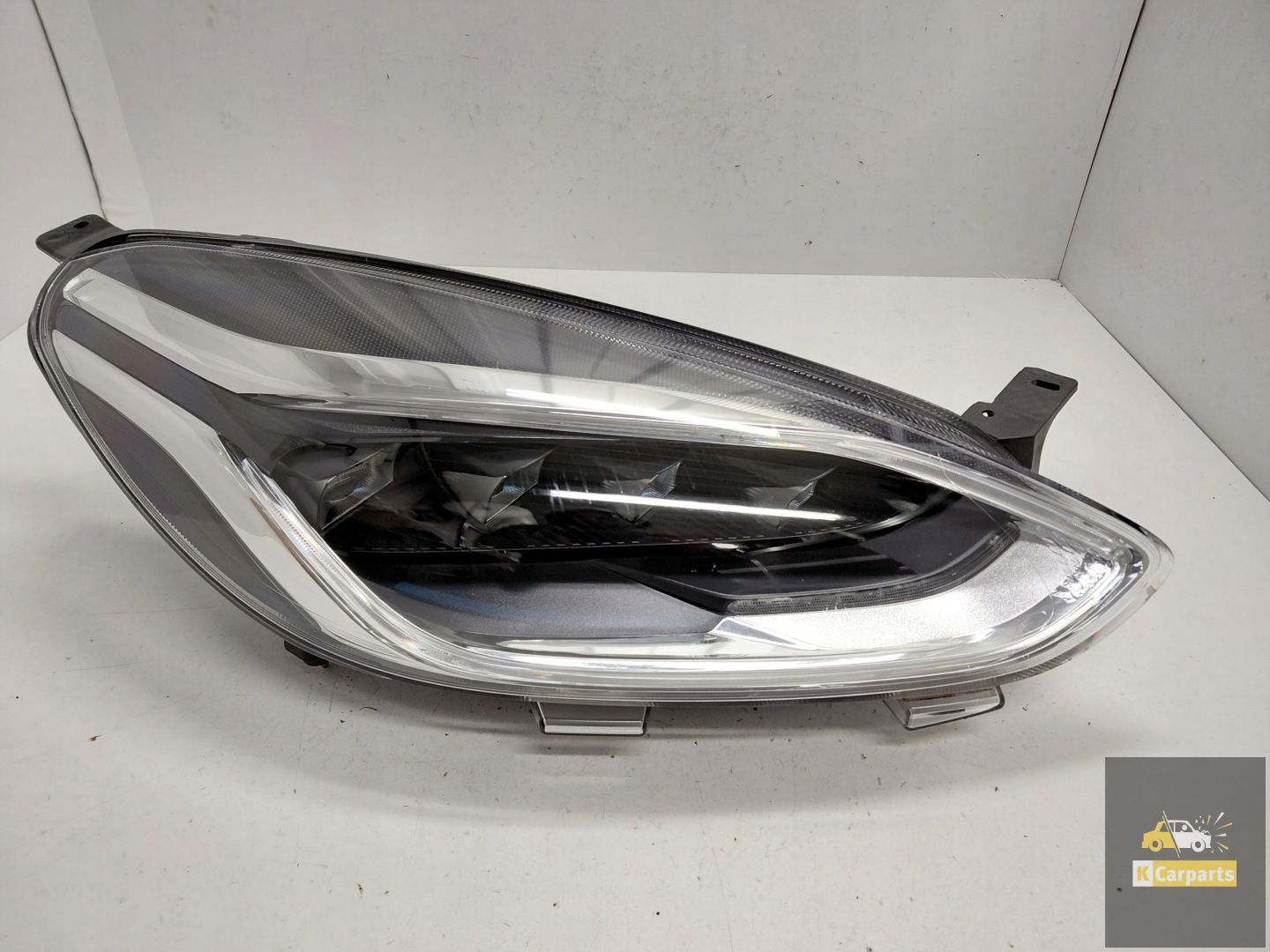 L1BB-13E014-GC, Ford Fiesta MK8 Full Led Zilver rechterlamp Perfect