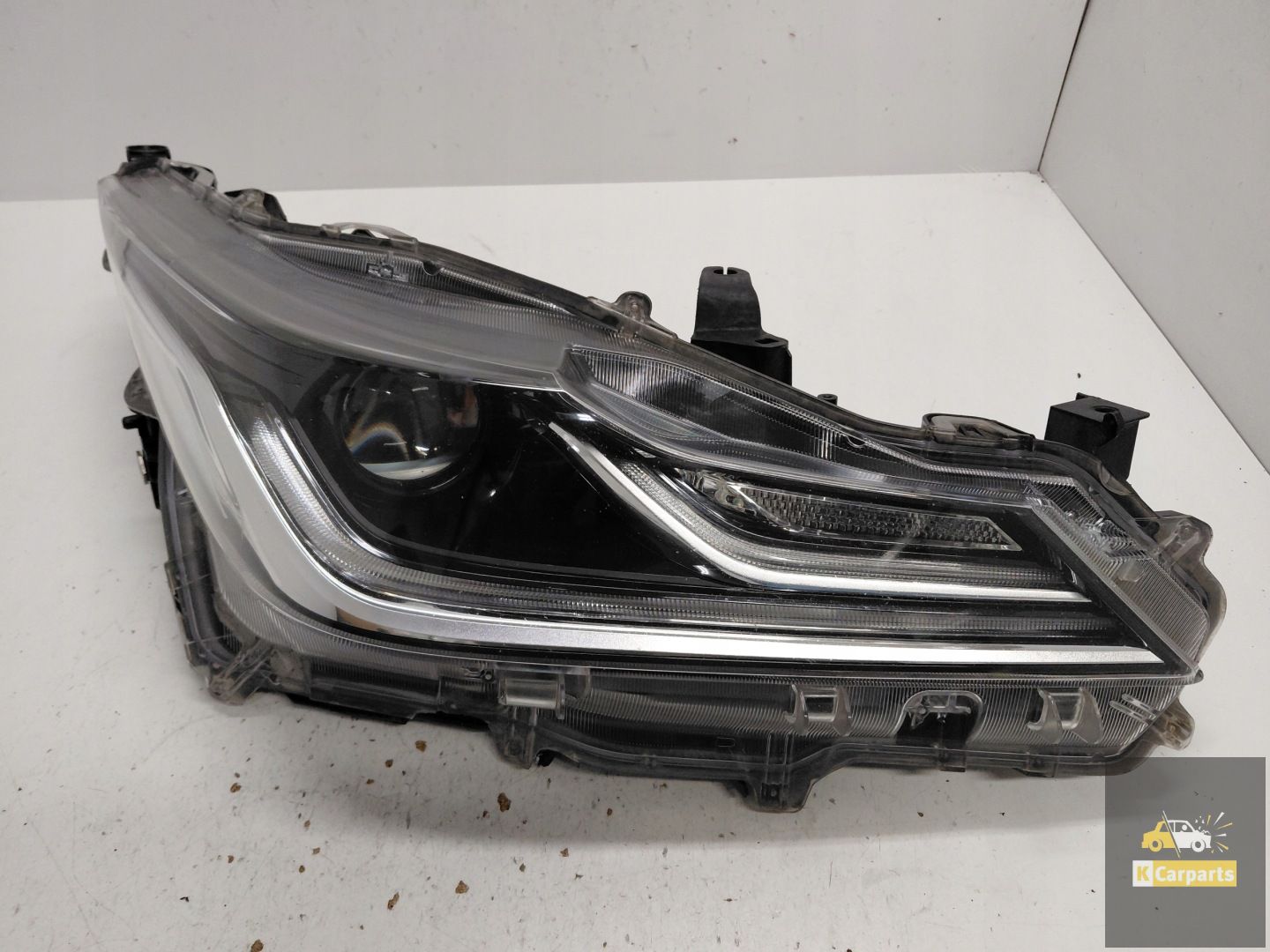 81110-02T50-00, Phare avant droit entièrement à LED pour Toyota Corolla Sedan E21