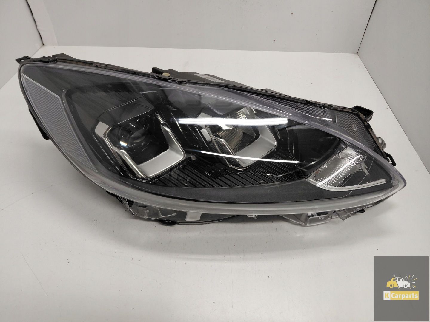 LV4B-13E014-CA, Ford Kuga MK3 LED Lens Gesloten rechterlamp