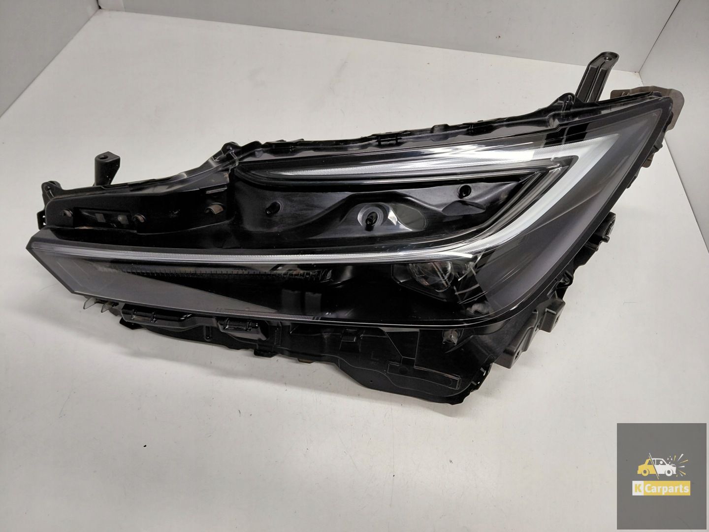 Toyota Prius V Voll-LED-Scheinwerfer links