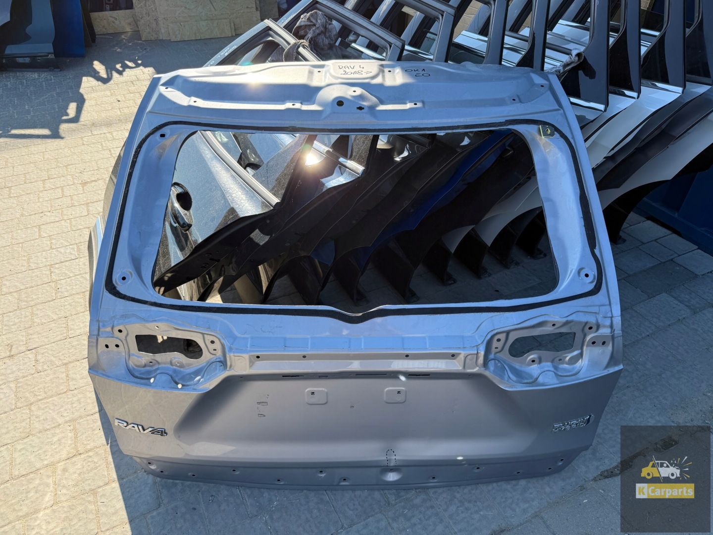 Toyota Rav4 V rear hatch