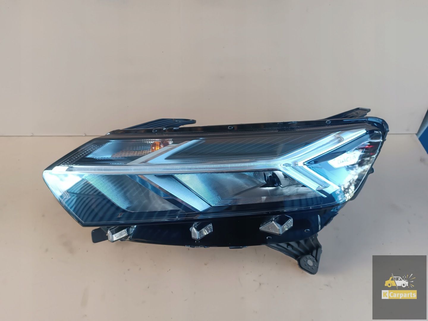 260607161R, Dacia Sandero III Logan III LED Silver left lamp