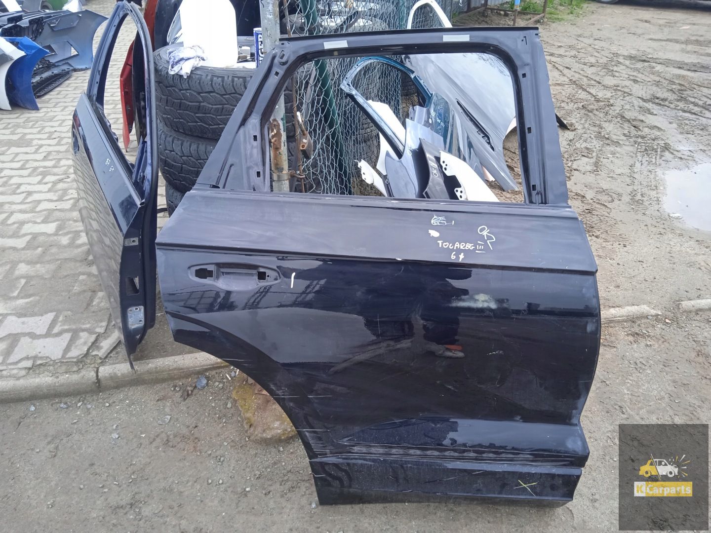 VW Touareg III right rear door