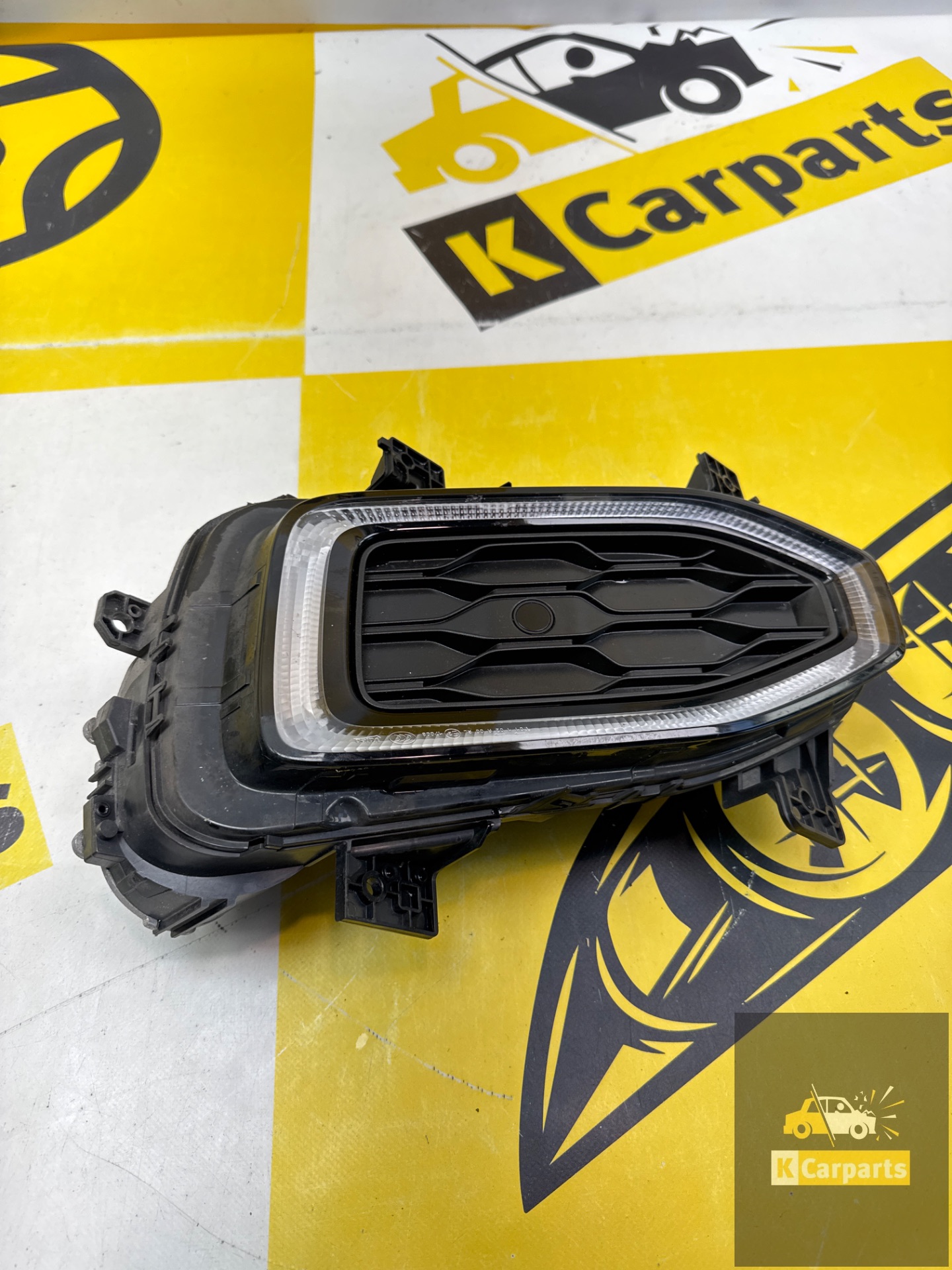 VW T-ROC T ROC FOG LAMP DAYTIME RUNNING LIGHTS RIGHT 2GA941055