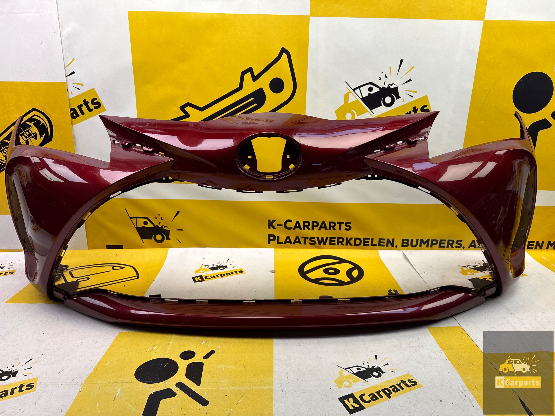 Bumper TOYOTA Yaris front bumper 52119-0D660